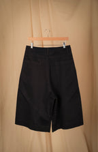 Bermuda de Gabardina | Amura negro