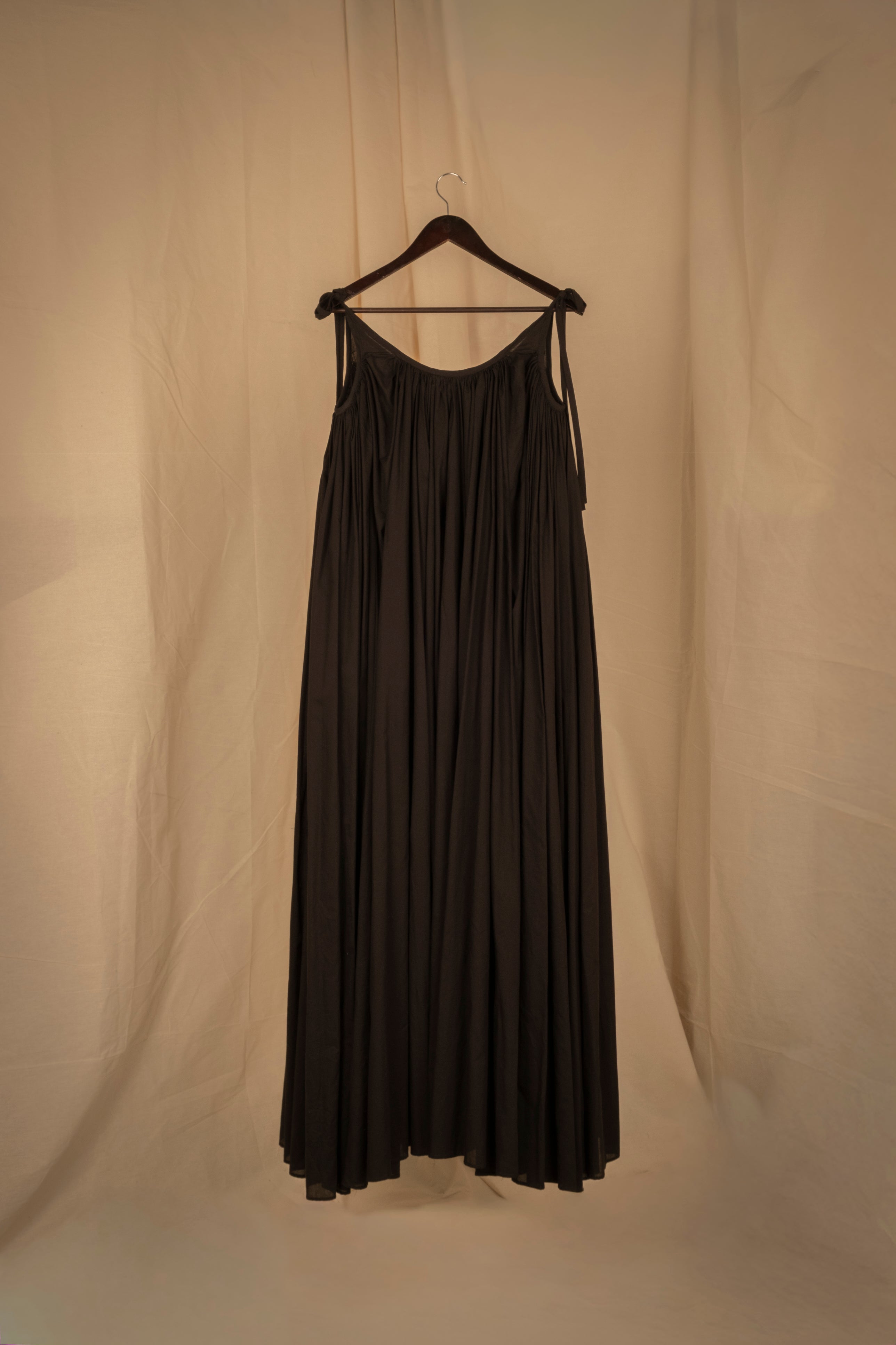 Vestido de algodón negro | Coseta